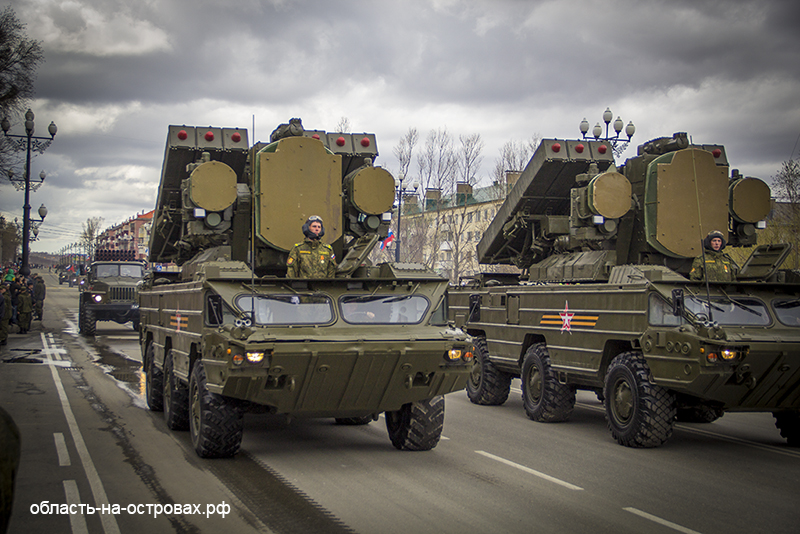 Фото с Парада Победы. Южно-Сахалинск, 9 мая 2015 года
