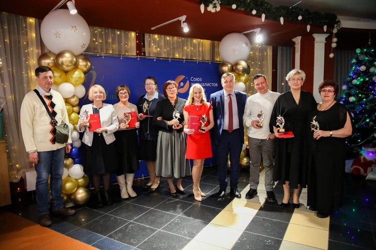 Новости Сахалина – на Сахалине наградили журналистов и блогеров (конкурс журналистских работ им. А.П. Чехова)